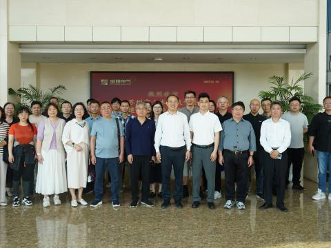 信阳电专委走进人生就是博官网电气